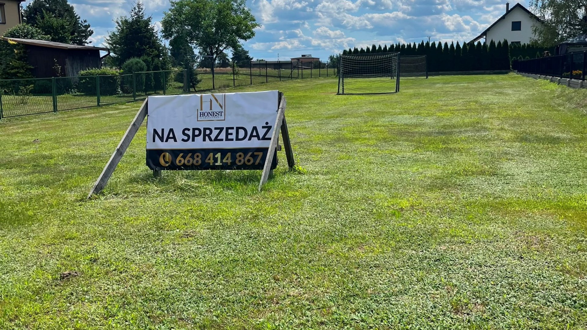Działka na sprzedaż